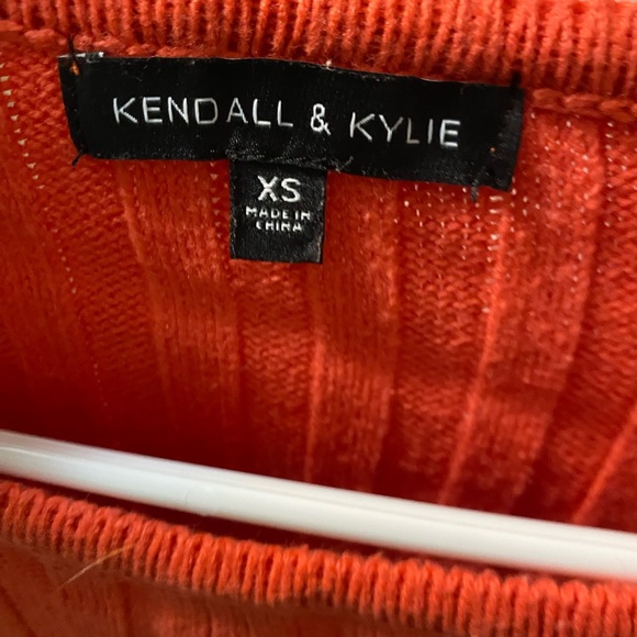 Kendall and Kylie sweater - Picture 2 of 2